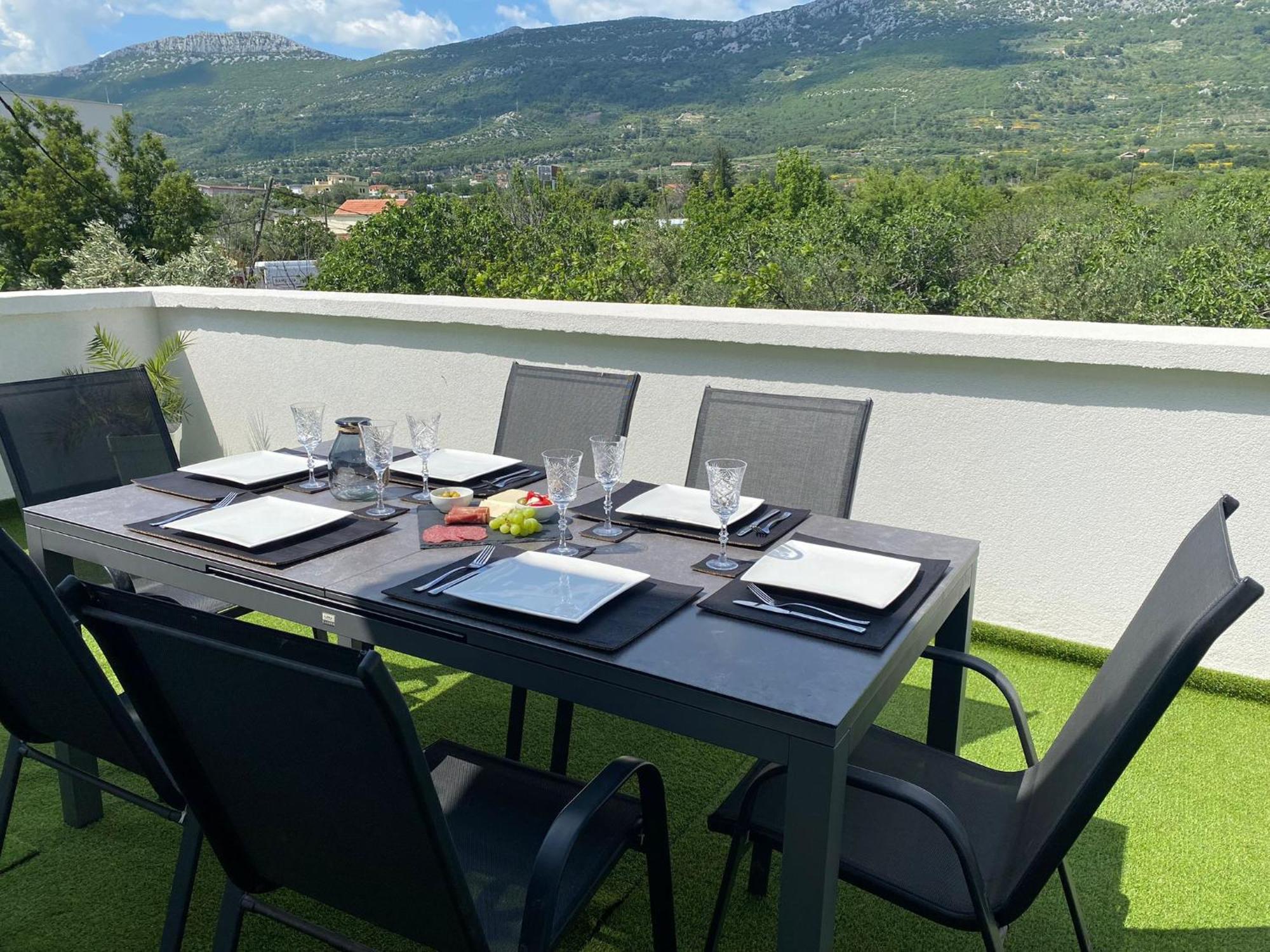 Apartment Milena Kastela Mit Whirlpool Bagian luar foto