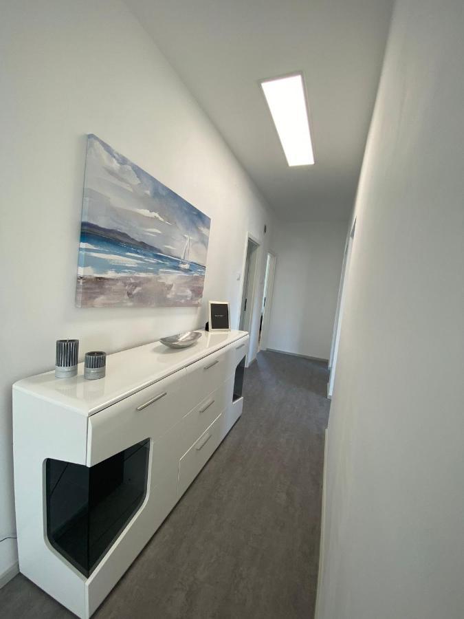 Apartment Milena Kastela Mit Whirlpool Bagian luar foto