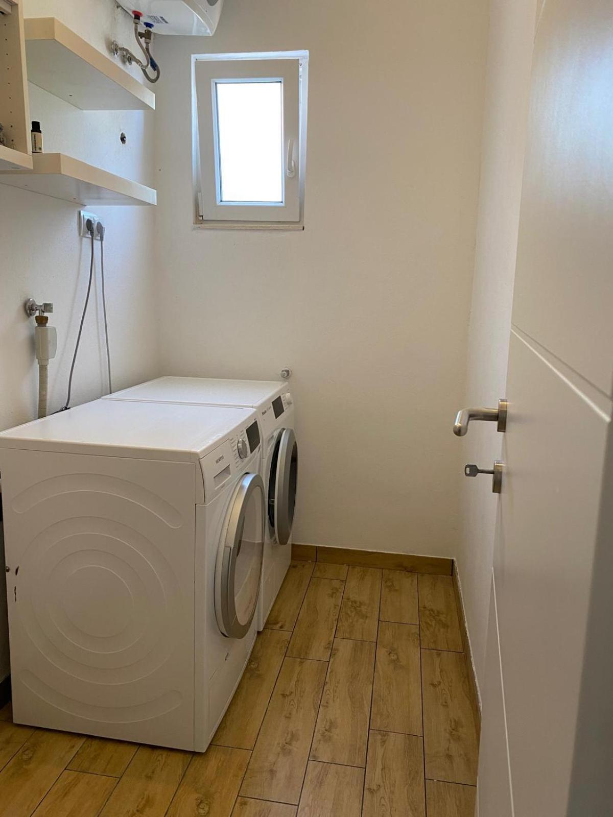 Apartment Milena Kastela Mit Whirlpool Bagian luar foto