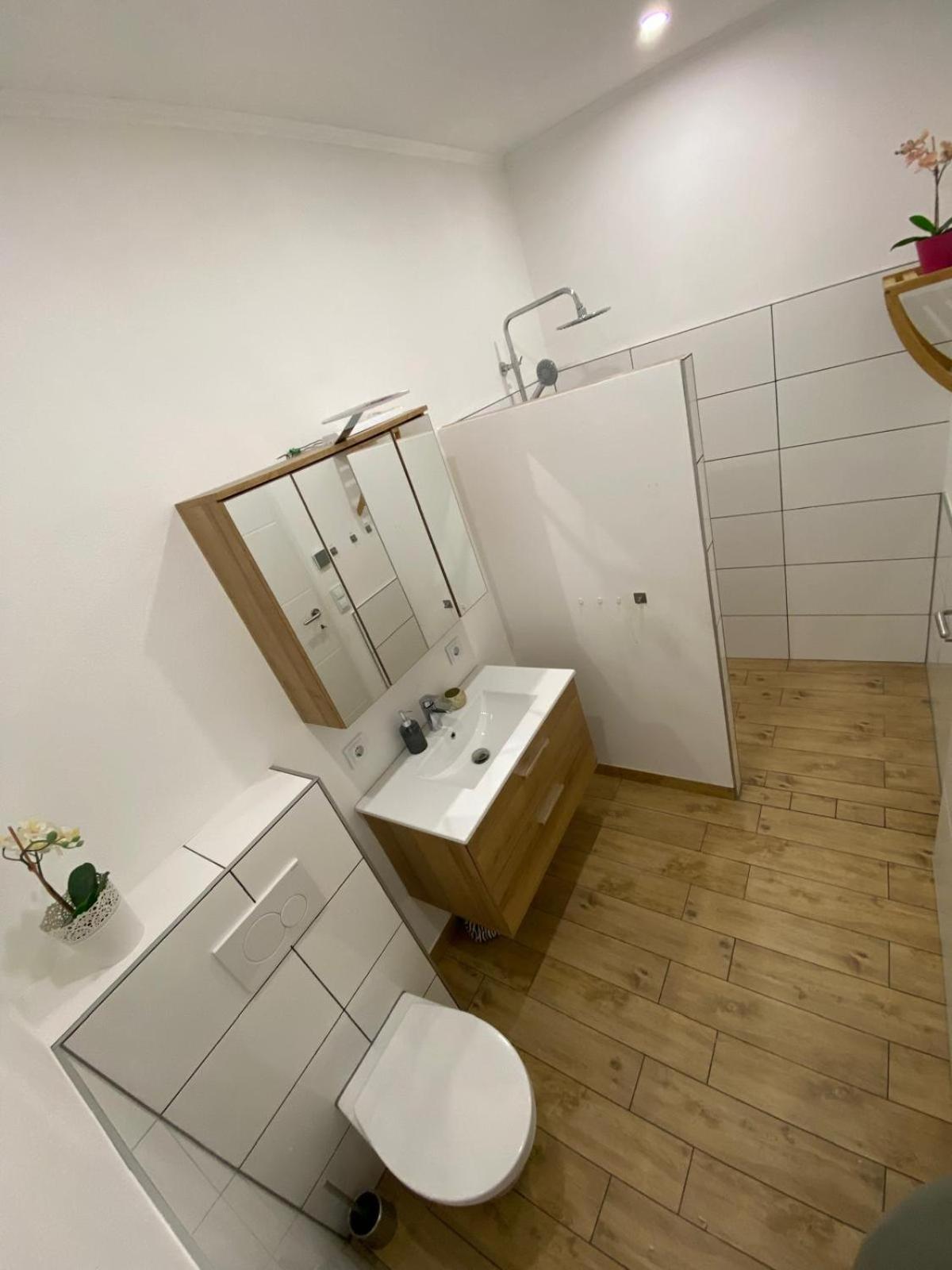 Apartment Milena Kastela Mit Whirlpool Bagian luar foto