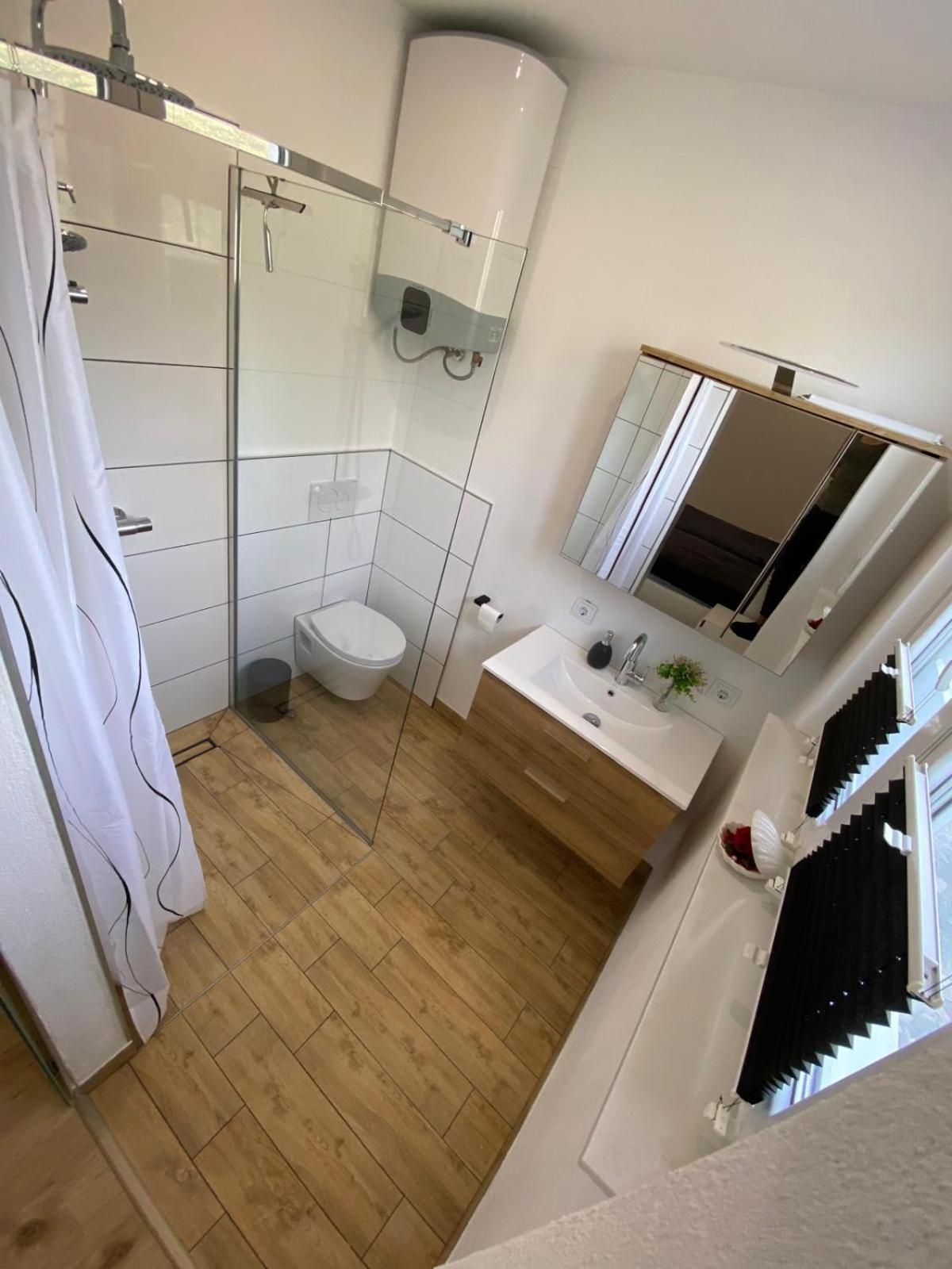 Apartment Milena Kastela Mit Whirlpool Bagian luar foto